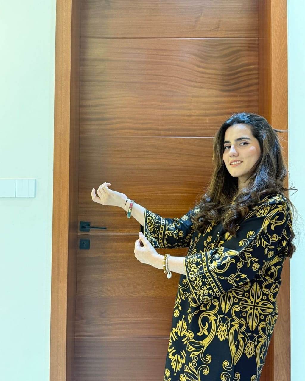 sara black - BK.Clothings